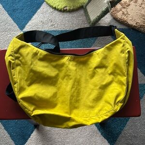 Yellow medium crescent Baggu crossbody bag